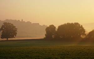 taize- pueblo-niebla